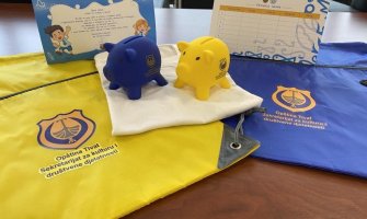 Opština Tivat nastavlja da podržava učenike i studente: Besplatne knjige, stipendije, studentske nagrade...