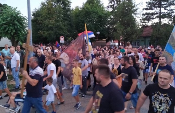 Protestne šetnje i večeras u više gradova: Za vikend da se ne izlazi na ulice