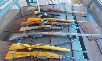 U kampu na Đurđevića Tari pronađeno oružje, eksploziv, municija