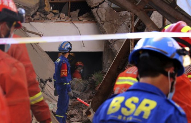 Kina: Srušio se restoran, poginulo 17 osoba