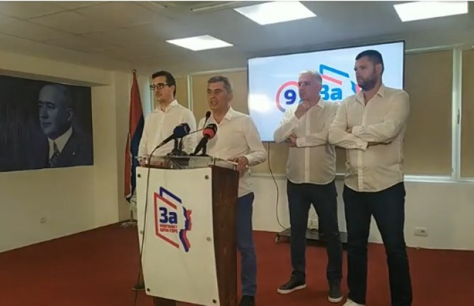 Đukanović: Stotine birača ne mogu da glasaju, aplikacija ih šalje na biračko mjesto gdje ih nema na spisku