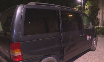 Tokom večerašnjeg slavlja napadnuta ekipa TVCG, oštećeno vozilo