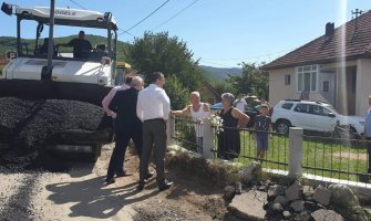 Opština Berane završila asfaltiranje puta u Zagorju, radove obišao Šćekić