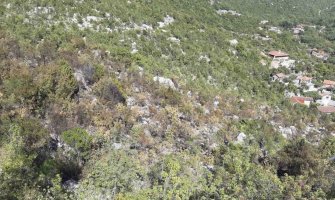 Ugašen veliki požar na Karuču