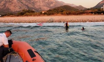 Spašene dvije osobe kod plaže u Buljarici