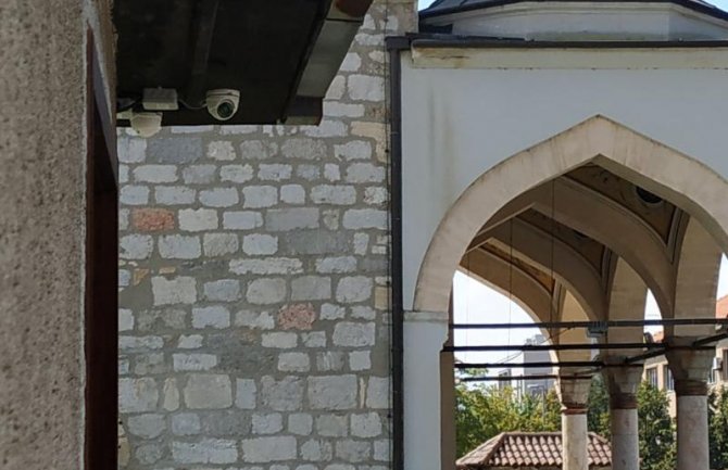 Član Foruma mladih URE donirao video nadzor Islamskoj zajednici u Pljevljima