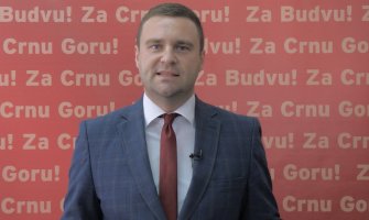 Gvozdenović: Radović da obezbijedi platu za zaposlene u lokalnoj samoupravi, građani ne žive od politike