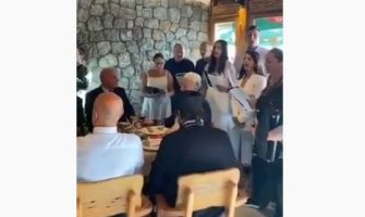 Tamo daleko usred Budve: Krivokapić proslavlja sa Davidovićem, Carevićem, Milačićem...(VIDEO)