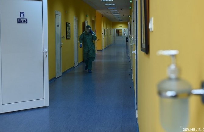  75 pacijenata u nikšićkoj bolnici, 8 životno ugroženo, zaraženo i 5 ljekara i 17 medicinskih radnika 