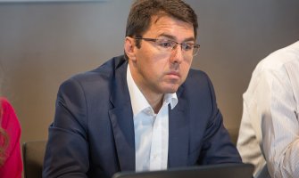 Radulović: Neprimjereno da bilo ko na javnom prostoru vrši obrede