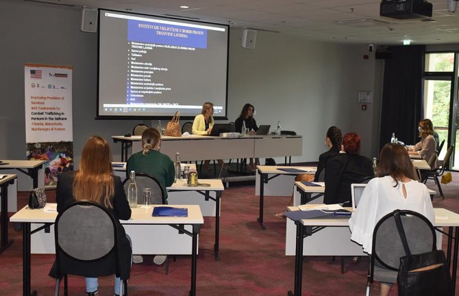 Obučeni da primjenjuju transnacionalne Standardne operativne procedure u slučajevima trgovine ljudima