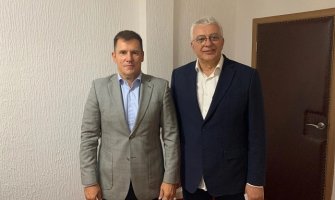 Mandić: Neki političari vjeruju da je najbolje da se Vlada CG sastavlja u ambasadama velikih država