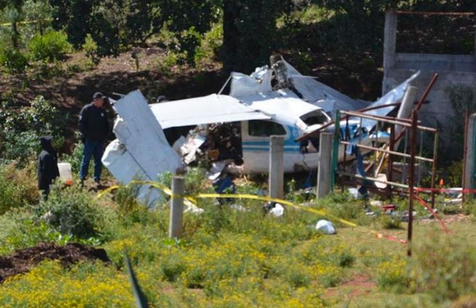 Avion s pola tone kokaina ostao bez goriva i srušio se