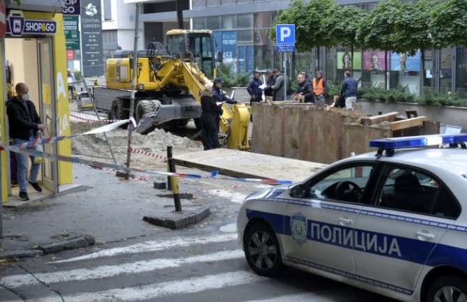 Nesreća u Beogradu: U centru grada radnika zatrpala zemlja