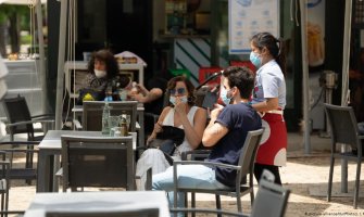 Španske pokrajine Katalonija i Navara uvode rad od kuće i zabranjuju okupljanja