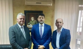 Knežević: Nikakve lične i partijske interese ne žele stavljati iznad narodnih i državnih