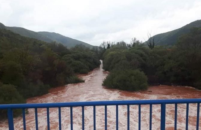 Izlivanje boksitnih voda iz rudokopa Biočki stan: Neodgovornost dovela do ponavljanja incidenta 