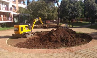 Počelo uređenje zelene površine u ulici arhitekte Milana Popovića