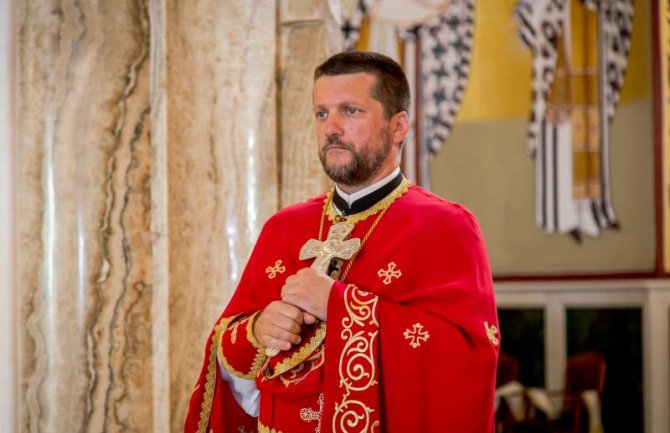 Perović: Medojević preuzima anti-crkveni manir od svojih dojučerašnjih političkih protivnika