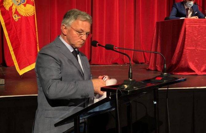 Perović v.d. predsjednika Opštine Nikšić: Nastavlja se sa realizacijom započetih projekata