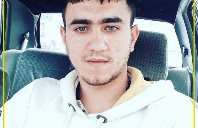 Pomozimo Almiru da  ponovo hoda: Pošaljite SMS 33 na 14543, ili uplatite novac preko žiro računa