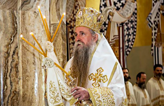 Joanikije ima blago zapaljenje desnog plućnog krila, upućen na kućno liječenje