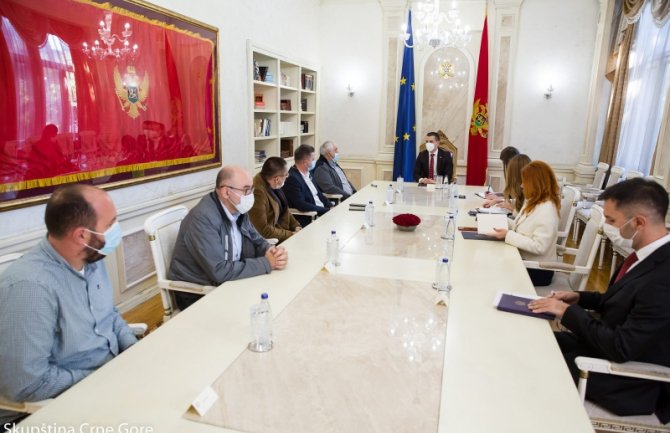 Nadležni pri donošenju mjera da imaju u vidu potrebu očuvanja privrede