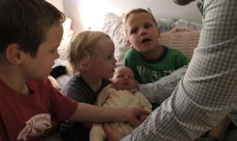 Posle 14 sinova, rodila ćerku