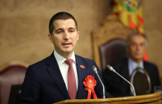 Bečić o ponudi DF-a: Razmotrićemo sve opcije koje vode do regularnih izbora