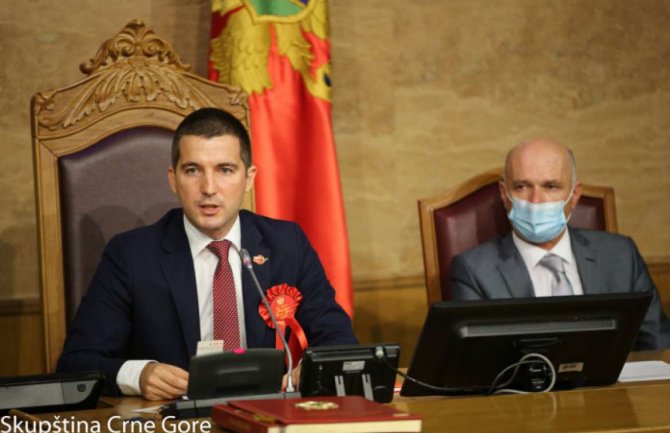 Bečić: Kandidate za ministre birao mandatar i on za njihove rezultate snosi odgovornost