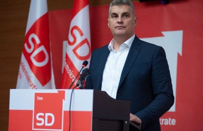 Brajović prihvatio Bečićev poziv na dijalog: Razgovarati i o vanrednim izborima i Deklaraciji o očuvanju građanske Crne Gore