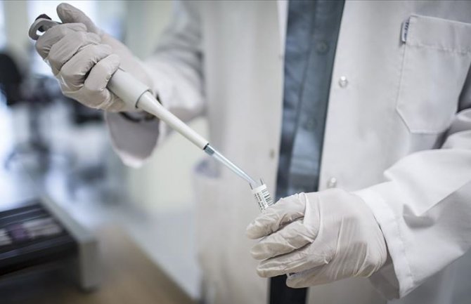 Danas preminulo pet kovid pacijenata, još 409 novih slučajeva