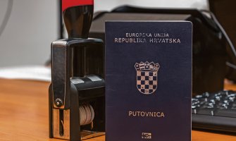 Zagreb: Uhapšena kriminalna grupa, pasoše škaljarskom i kavačkom klanu prodavali za 23.000 eura