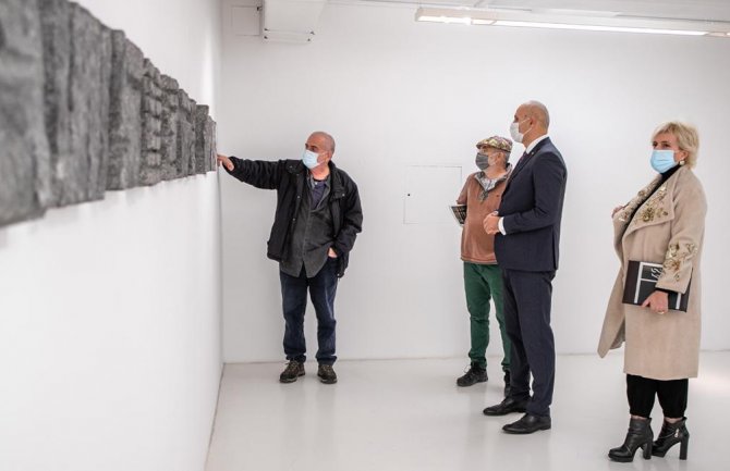 Uz poštovanje mjera NKT-a otvoren 42. Crnogorski likovni salon na Cetinju