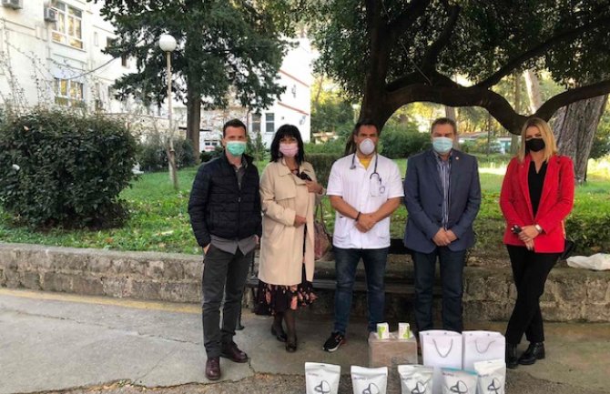 Opštoj bolnici u Kotoru od strane Rotari Kluba uručena vrijedna donacija