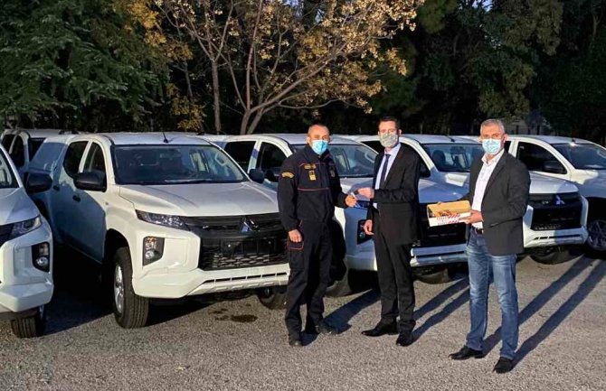Granična policija od njemačkih kolega dobila deset vozila „Mitsubishi L200“ i zimske uniforme