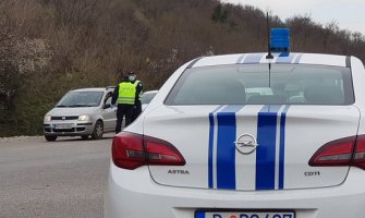 Sankcionsano 318 vozača zbog korišćenja mobilnog telefona tokom vožnje