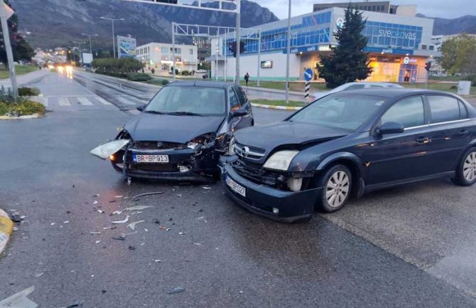 Udes u Baru, velika šteta na vozilima