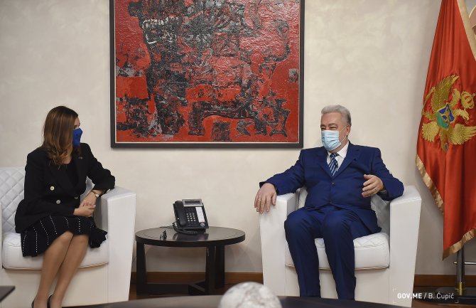 Popa uputila zvanični poziv Krivokapiću za posjetu Briselu