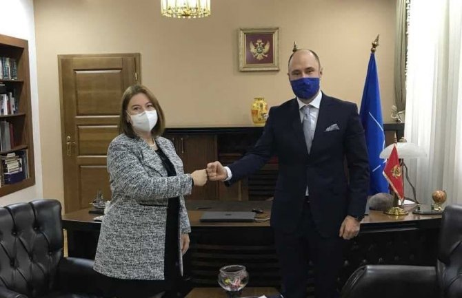 Ambasada SAD ostaje potvrđeni prijatelj i partner Vladi CG i njenom narodu