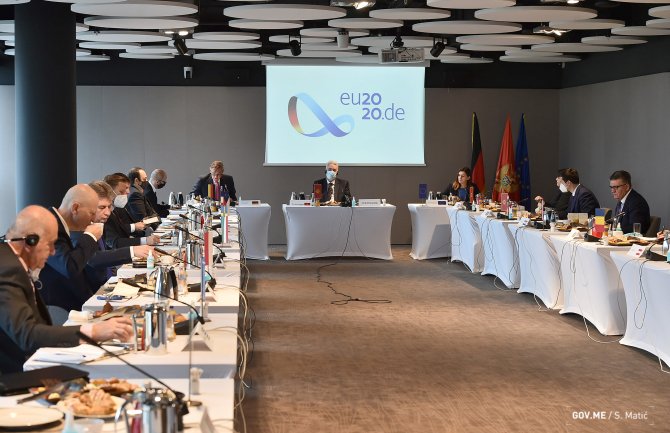 Krivokapić razgovarao sa ambasadorima država članica EU u Crnoj Gori