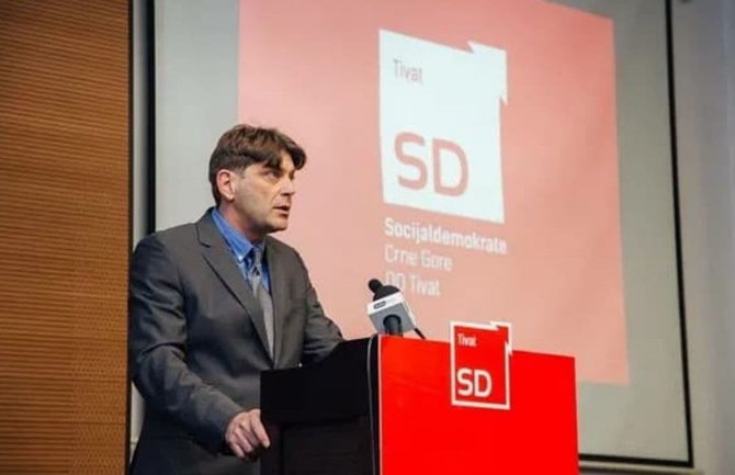 Mitrović: Vlada bi  da profit od Aerodroma ide stranoj kompaniji a ne državi