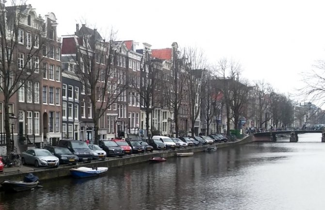 Stroge mjere i potpuno zatvaranje stupaju na snagu u Holandiji večeras u ponoć