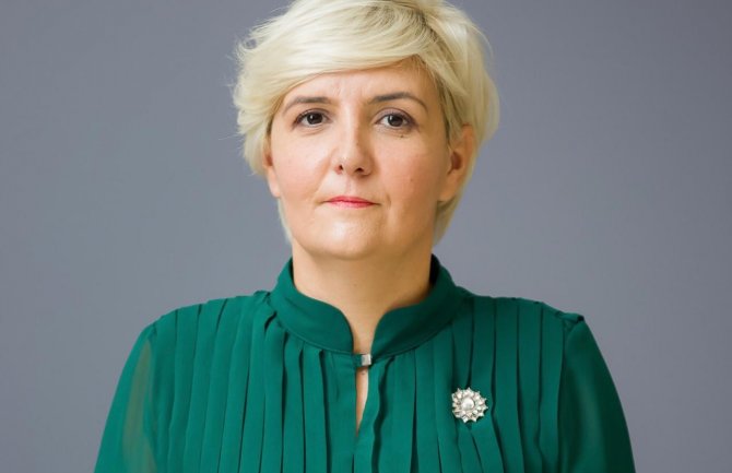 Sekulić Bojaniću: Što se ljutite kad sam Vas pohvalila? 