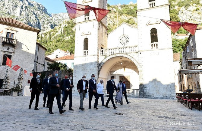 Marković čestitao katoličkim vjernicima imenovanje novog Kotorskog biskupa