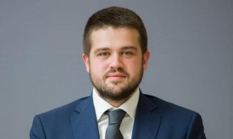 Nikolić: Joanikije se Boga ne boji, ali itekako boji Vučića