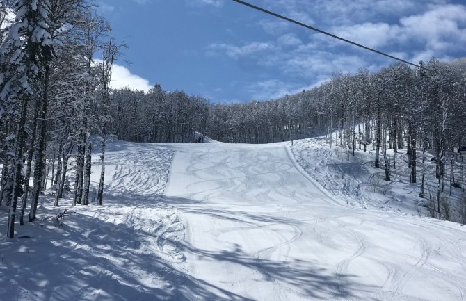 Skijališta zvanično otvaraju sezonu, skijanje bezbjedno sa aspekta virusa