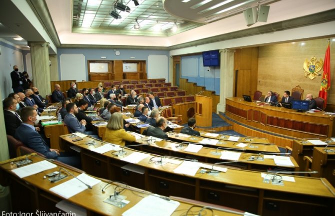 Usvojene izmjene Zakona o slobodi vjeroispovijesti; Marković: Protivustavno ponašanje većine, idemo na sud