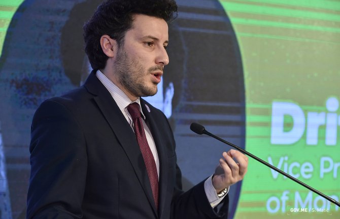 Abazović: Moramo iskoračiti iz balkanskog razumijevanja politike