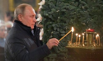 Putin dočekao Božić  u crkvi: Ovaj divni praznik daje milionima ljudi radost i nadu